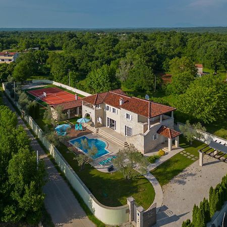 Villa Ortensia Mit Beheiztem Pool By Istrialux Svetvinčenat Eksteriør bilde